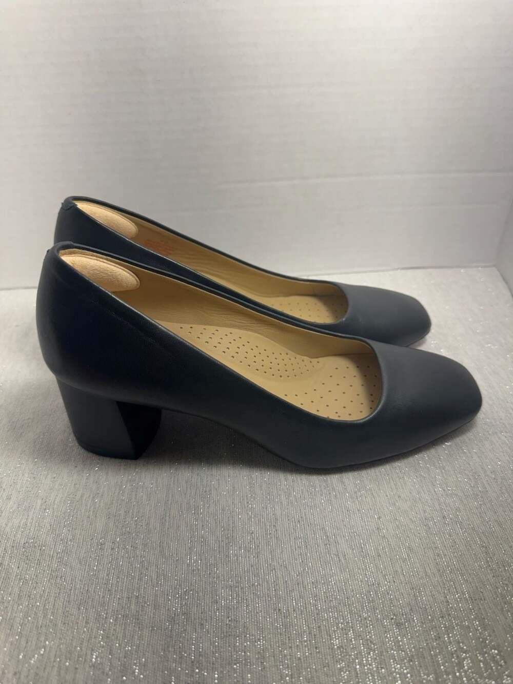 Marc Joseph New York Women's Leather Block Heel Pumps Navy Size 6.5 - Picture 2 of 7